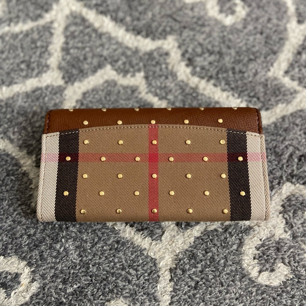 Burberry studded wallet - Picture 3 of 11